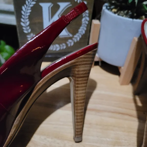 Jessica Simpson Red and Gold Heels - Picture 3 of 9